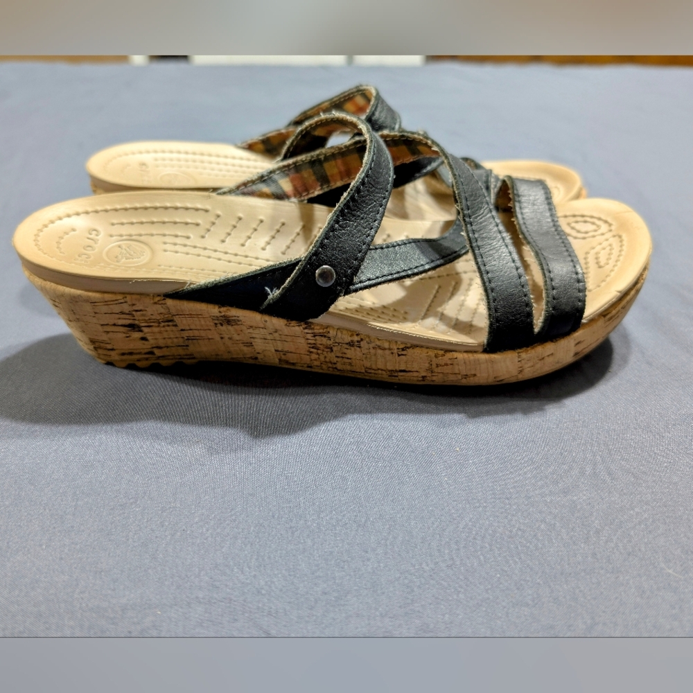Crocs Sandals Wedge Heel Cork Bottom Size 7 Womens Slip On‎
